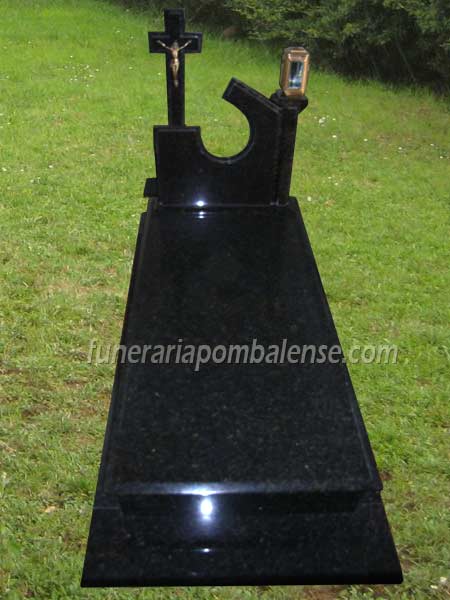 Campa em Granito, Campas pretas, Padrão preto escuro, Pedra, Campas, Granito, Vários Formatos, Enterros, Funerárias, Pedra, Funeral, Campa, Agencias, funerárias, serviços, centro, norte, sul, Portugal
