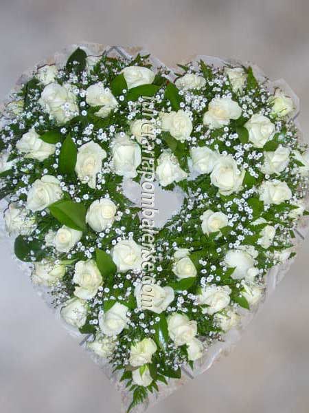 Flores, coração, Coração de Flores, Flores Naturais, Arranjo floral, arranjos florais, Arranjos Florais, Agências Funerárias, Portugal, França, Suíça, Transladações