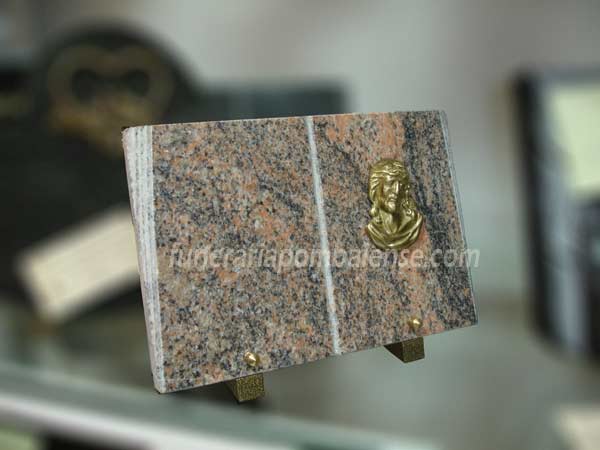 Lápides, Pedra, Marmore, Livro, Mensagem, imagem bronze, Lapide de cemitério, cemitérios, pedra, Agências Funerárias, Funerais, Portugal, Centro, Leiria, Coimbra, França, Suíça, Luxemburgo, Artigos funerários