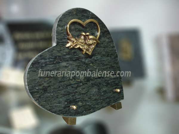 Lápides, Pedra, Granito, coração, passarinhos, Lapide de cemitério, cemitérios, pedra, Agências Funerárias, Funerais, Portugal, Centro, Leiria, Coimbra, França, Suíça, Luxemburgo, Artigos funerários